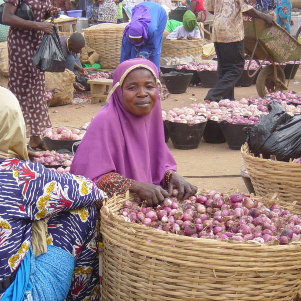 Agricultural Extension: Women at market in Ghana